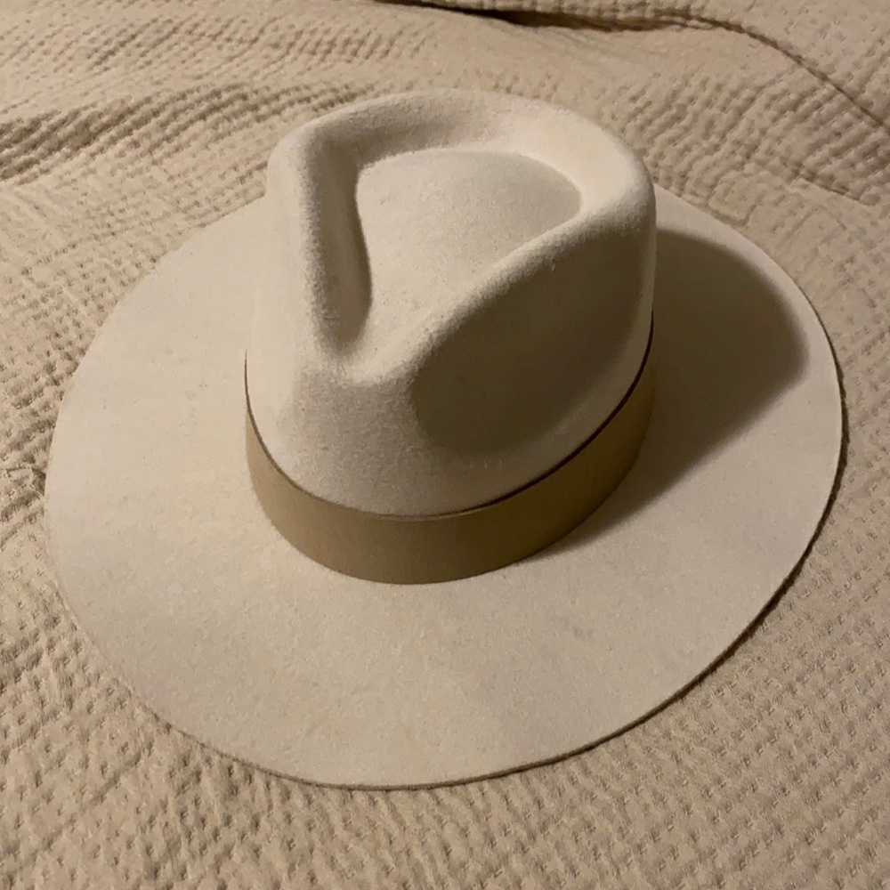 Teressa Foglia tan Lynn hat